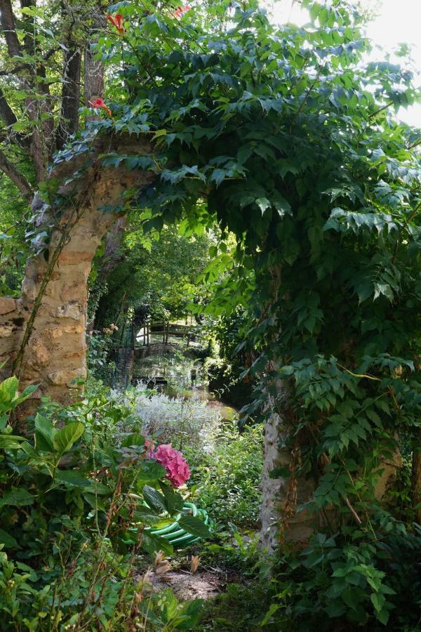 Le Moulin De La Planche Bed & Breakfast Cerelles Ngoại thất bức ảnh